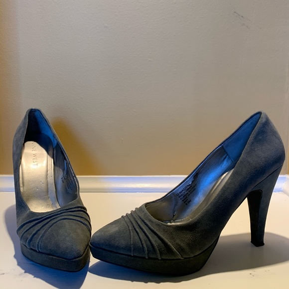Nine West Gray Suede Hump - Picture 1 of 1